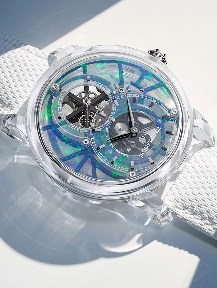 晶莹镂空陀飞轮腕表欧泊石版