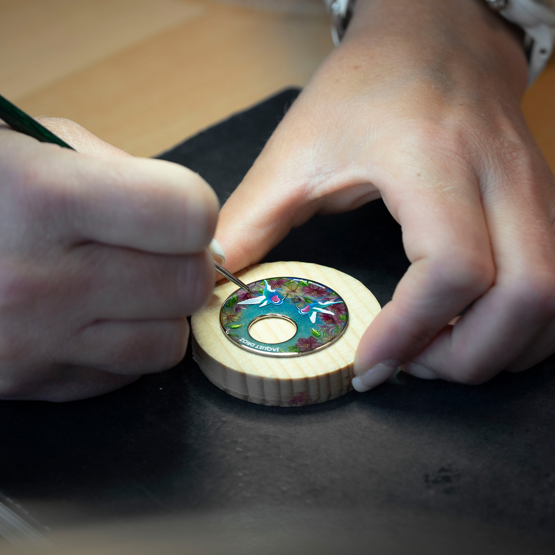 Petite Heure Minute Red Gold - Hummingbird